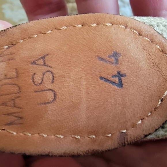 Men's Brown Leather Belt with Fish Design - Picture 4 of 7